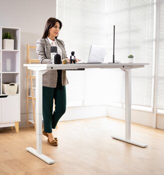 <p>Ergonomic Office Furniture & Workspace Solutions</p>
